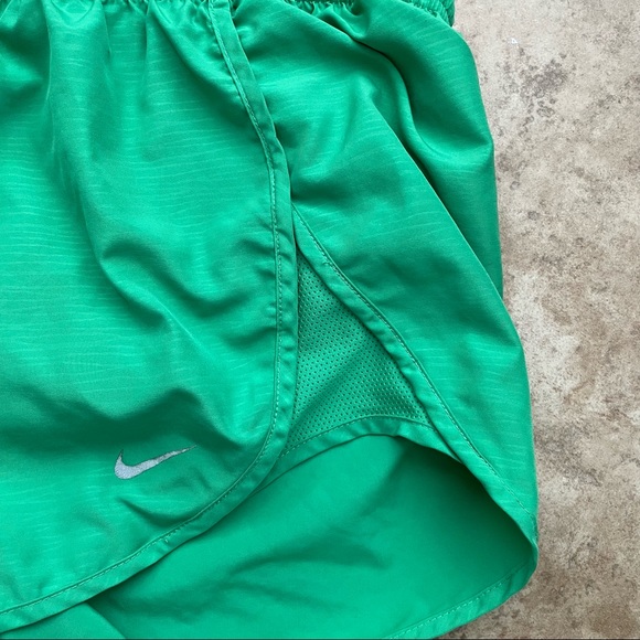 Nike Running Dri-fit Green Shorts Size Medium - Picture 4 of 7